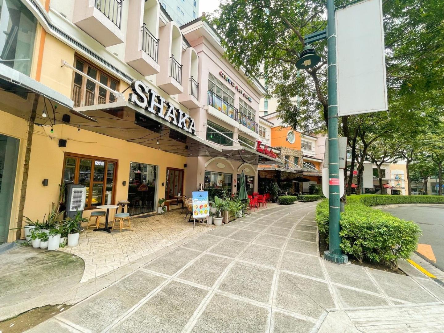 Staycation In Bgc #aatft13j * Manila