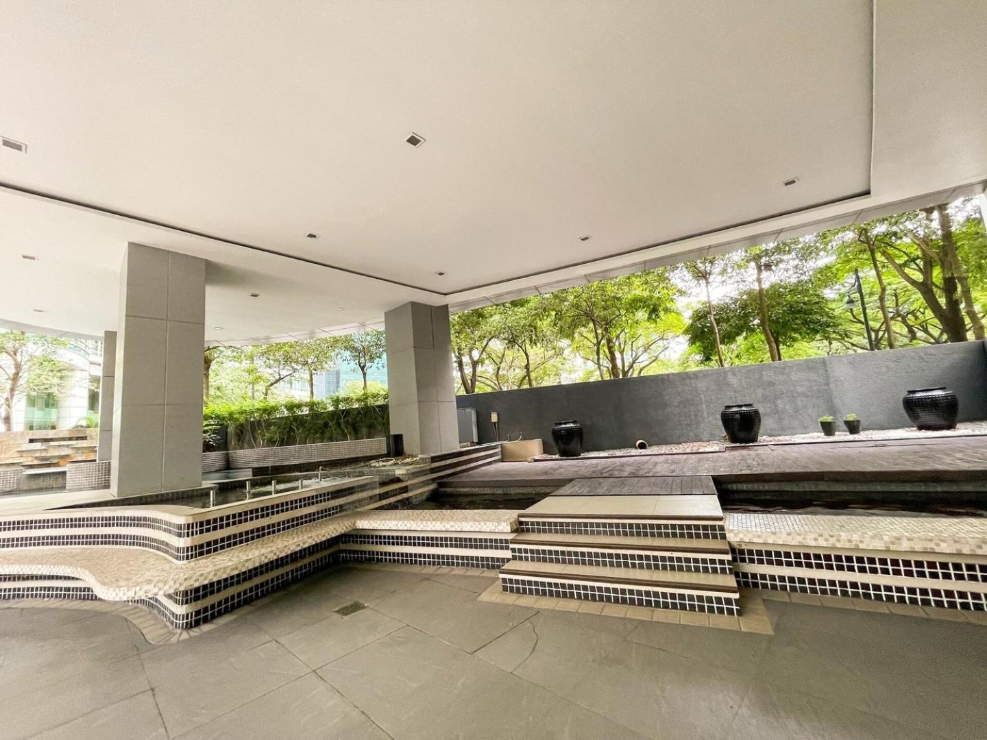 Staycation In Bgc #aatft13j Manila