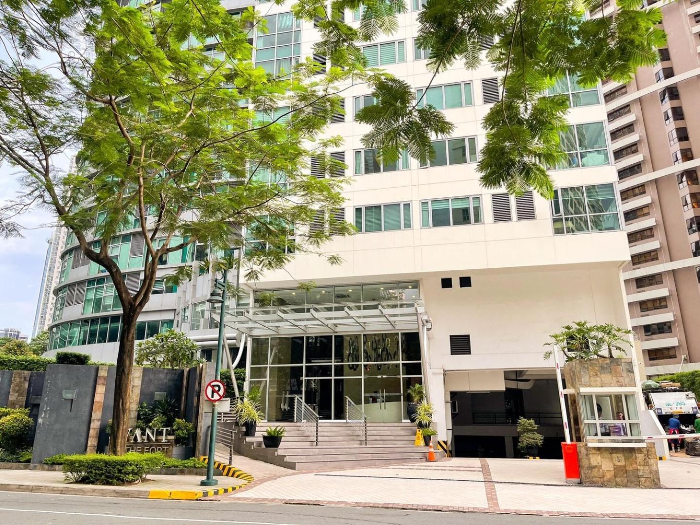 Staycation In Bgc #aatft13j Manila